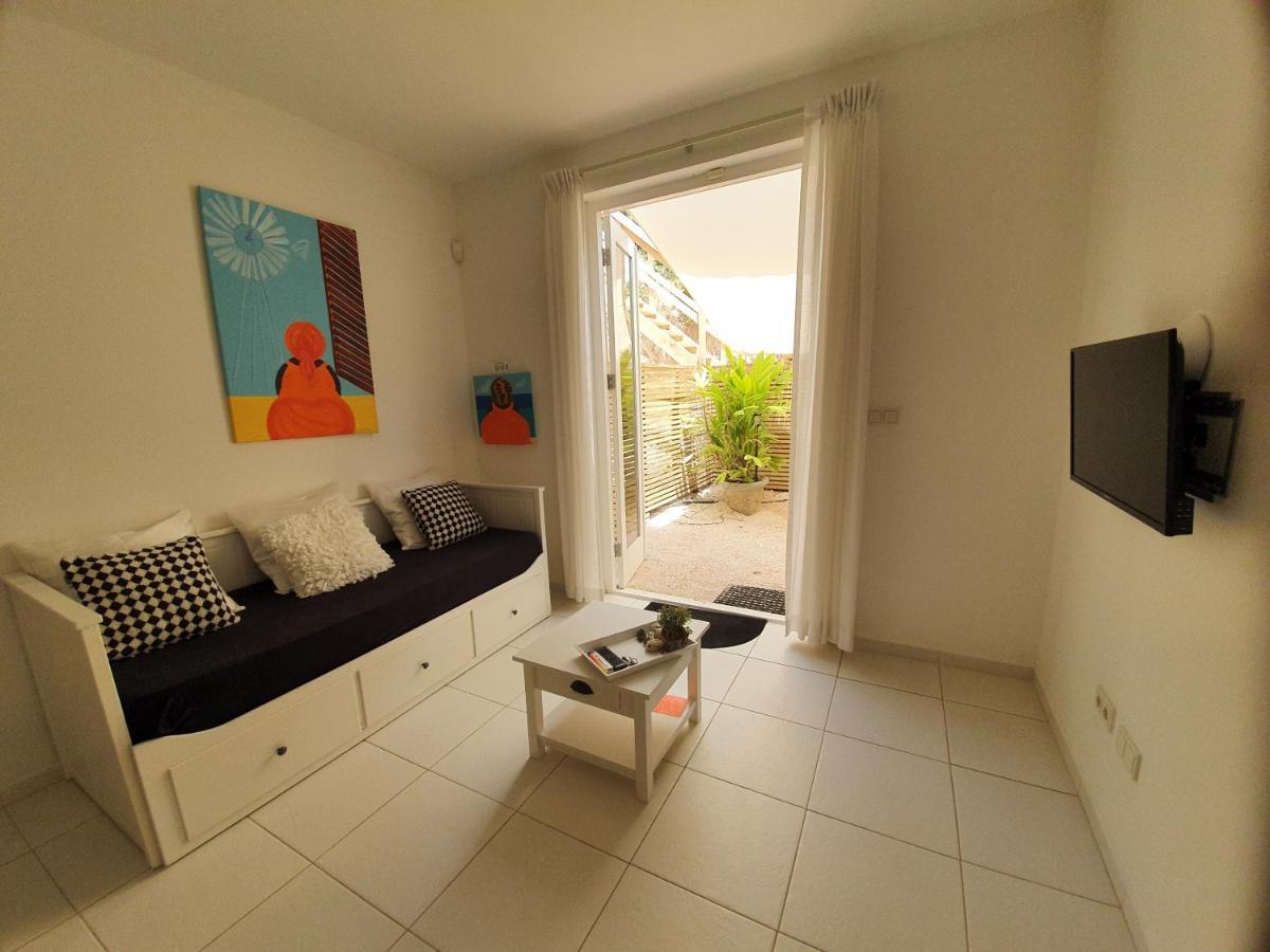 A2 Apartment Budget At Jan Thiel Curacao エクステリア 写真